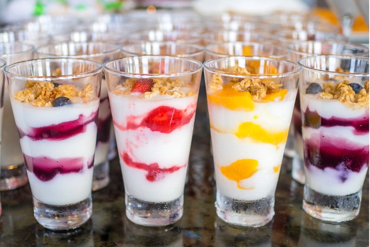 Backberry, Strawberry and Peach Parfait with Granola